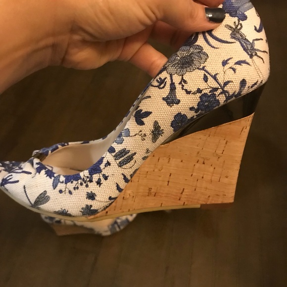 Gucci Floral Wedges - Picture 4 of 6